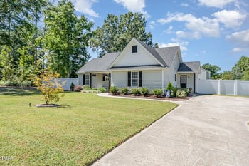 501 Somerset Dr, Zebulon, NC 27597