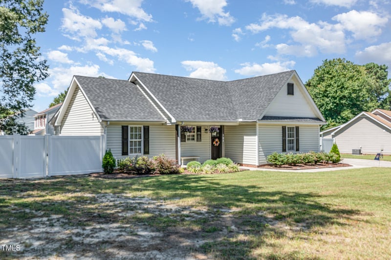 501 Somerset Dr, Zebulon, NC 27597