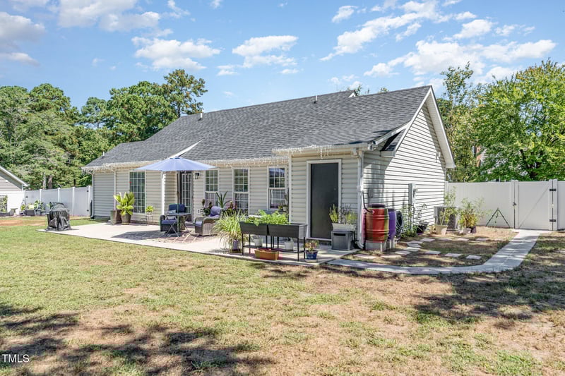 501 Somerset Dr, Zebulon, NC 27597