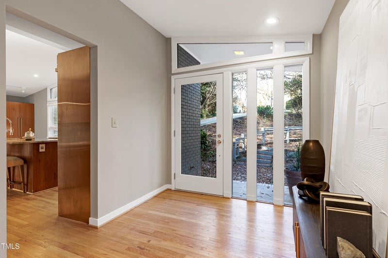 501 Spring Valley Dr, Raleigh, NC 27609