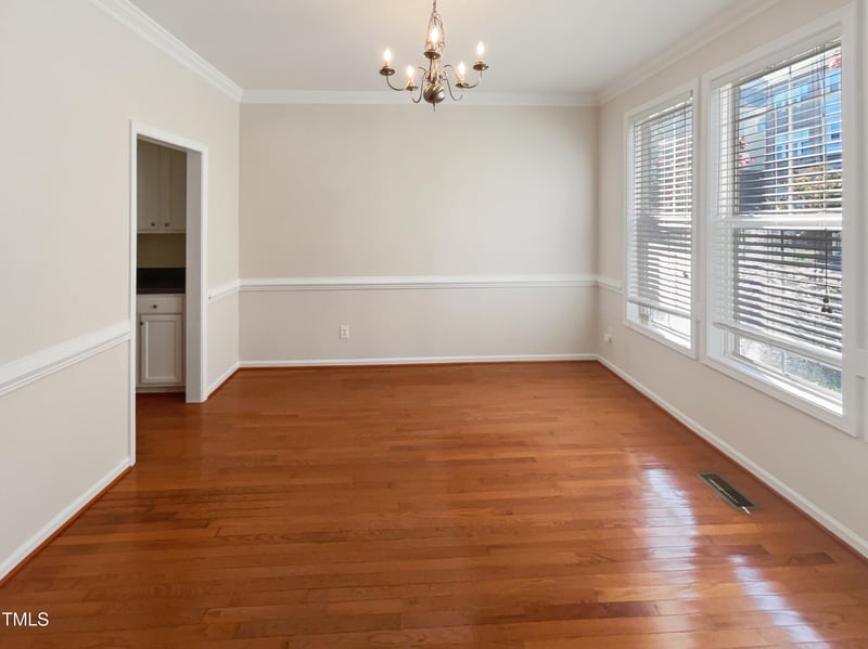 501 Village Loop Dr, Apex, NC 27502