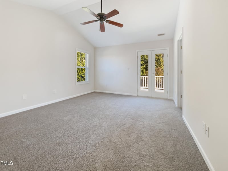 501 Village Loop Dr, Apex, NC 27502