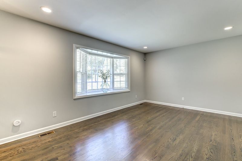 5010 Sweetbriar Dr, Raleigh, NC 27609