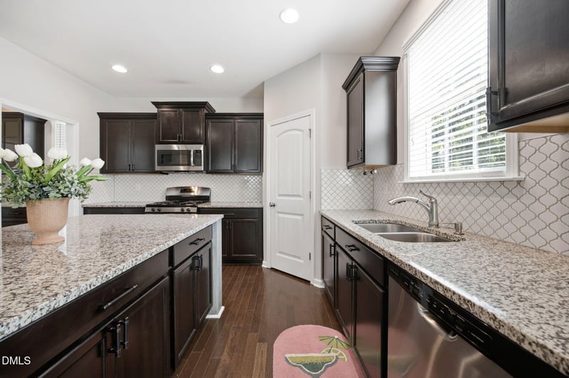 5011 Peachtree Town Ln, Knightdale, NC 27545