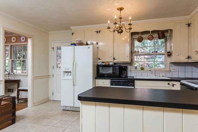 5012 Hills Dr, Raleigh, NC 27609
