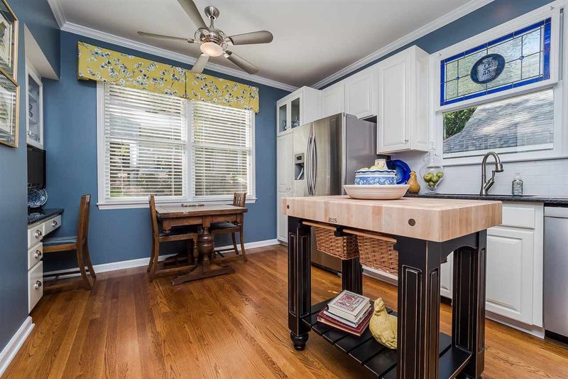 5013 Harbour Towne Ct, Raleigh, NC 27604