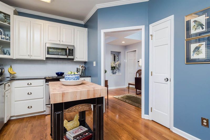 5013 Harbour Towne Ct, Raleigh, NC 27604