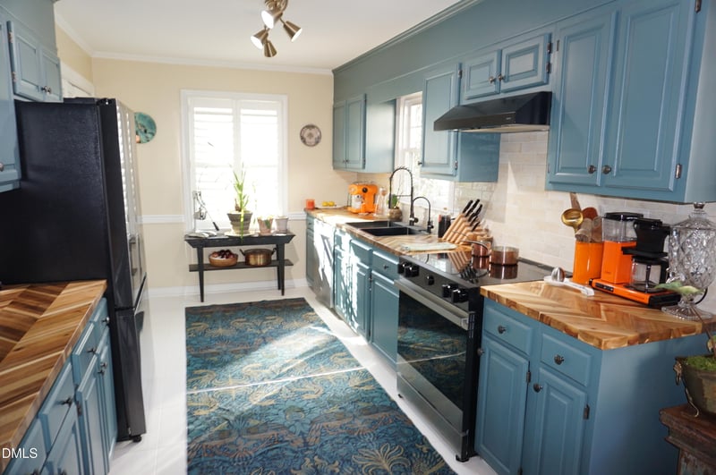 5013 Hollyridge Dr, Raleigh, NC 27612