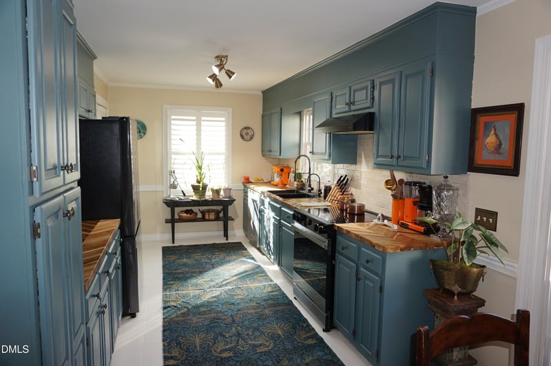 5013 Hollyridge Dr, Raleigh, NC 27612