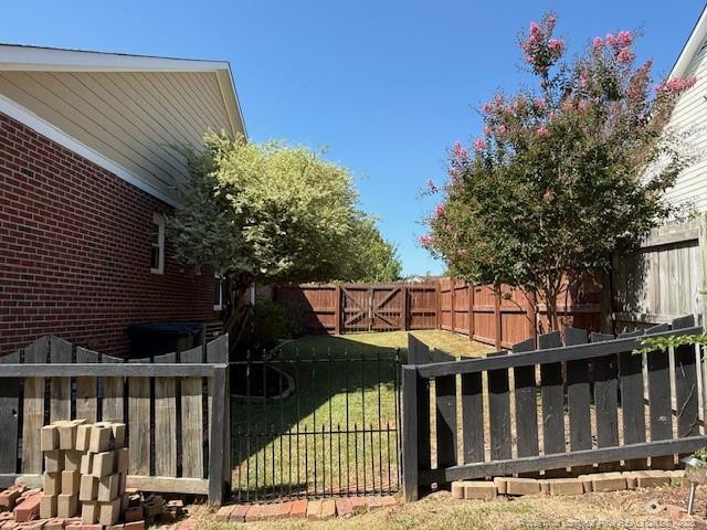 5013 Miranda Dr, Hope Mills, NC 28348