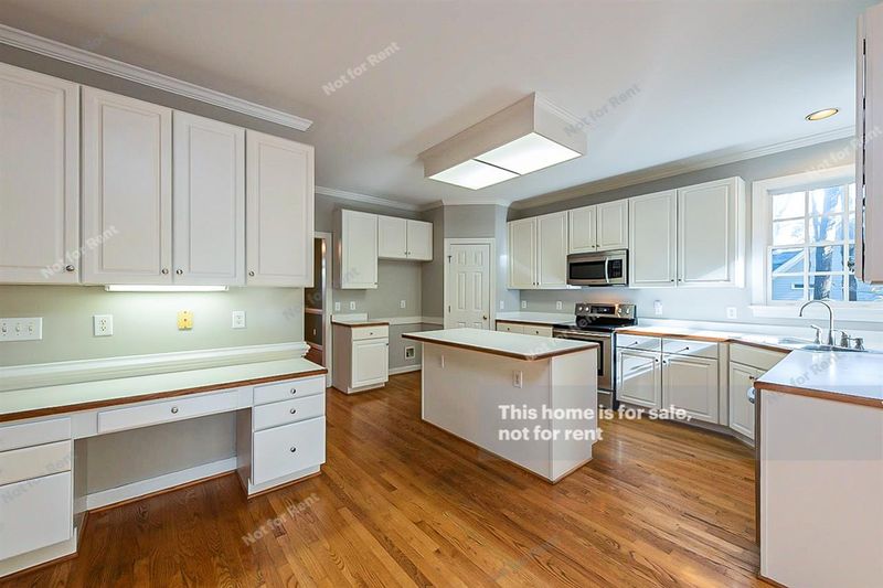 5013 Sunset Walk Ln, Holly Springs, NC 27540
