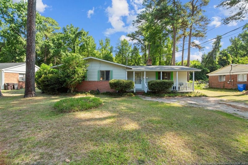 5014 Ashton Rd, Fayetteville, NC 28304