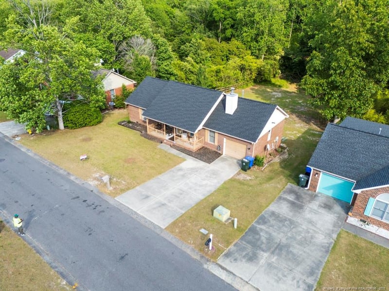5014 Summer Ridge Rd, Fayetteville, NC 28303