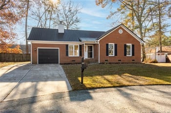 5014 Waterford Dr, Fayetteville, NC 28303