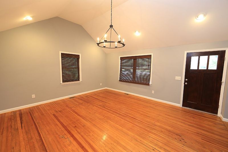 5016 Barbee Chapel Rd, Chapel Hill, NC 27517