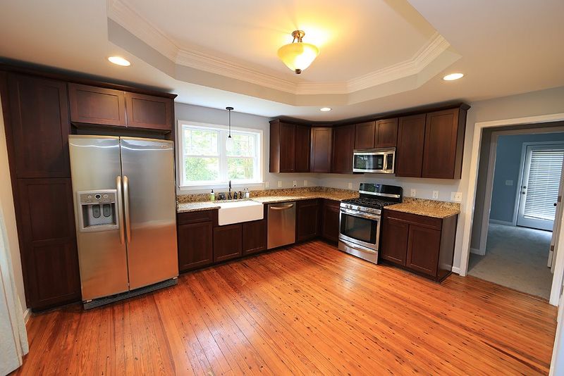 5016 Barbee Chapel Rd, Chapel Hill, NC 27517