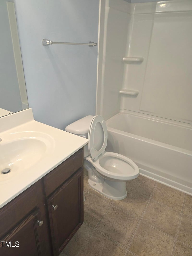 5016 Gailardia Dr, Zebulon, NC 27597