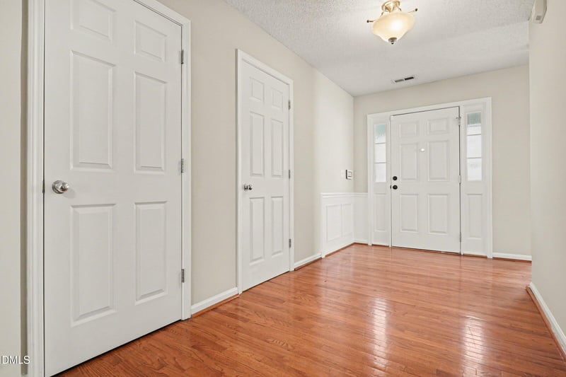 5017 Casland Dr, Raleigh, NC 27604