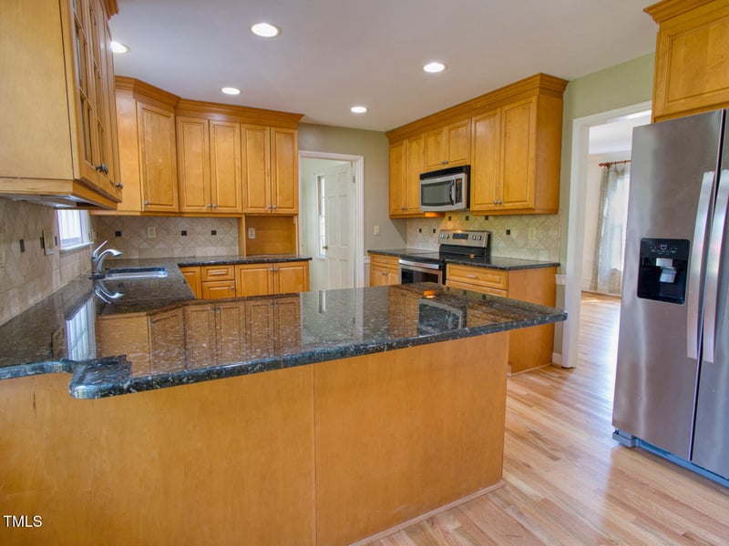 5017 Sandlewood Dr, Raleigh, NC 27609