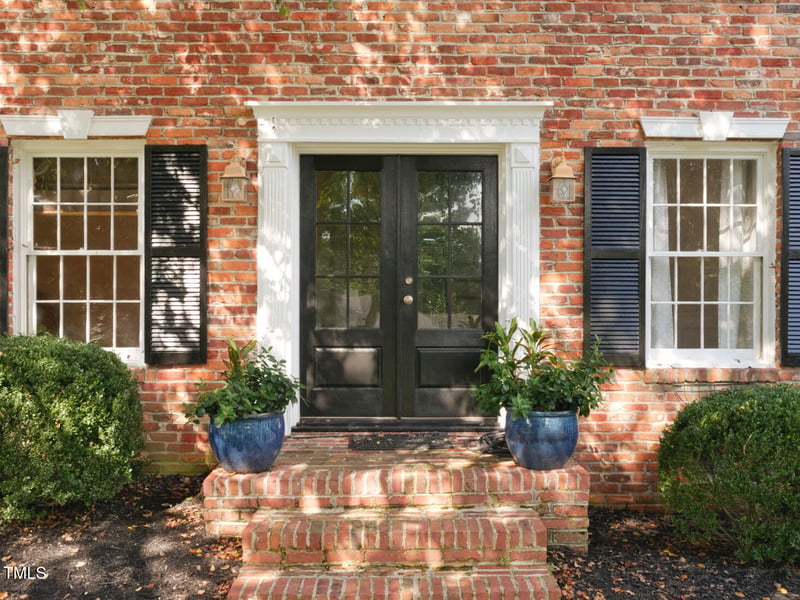 5017 Sandlewood Dr, Raleigh, NC 27609