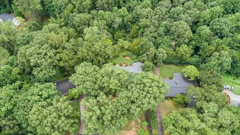 5018 Shamrock Dr, Raleigh, NC 27612