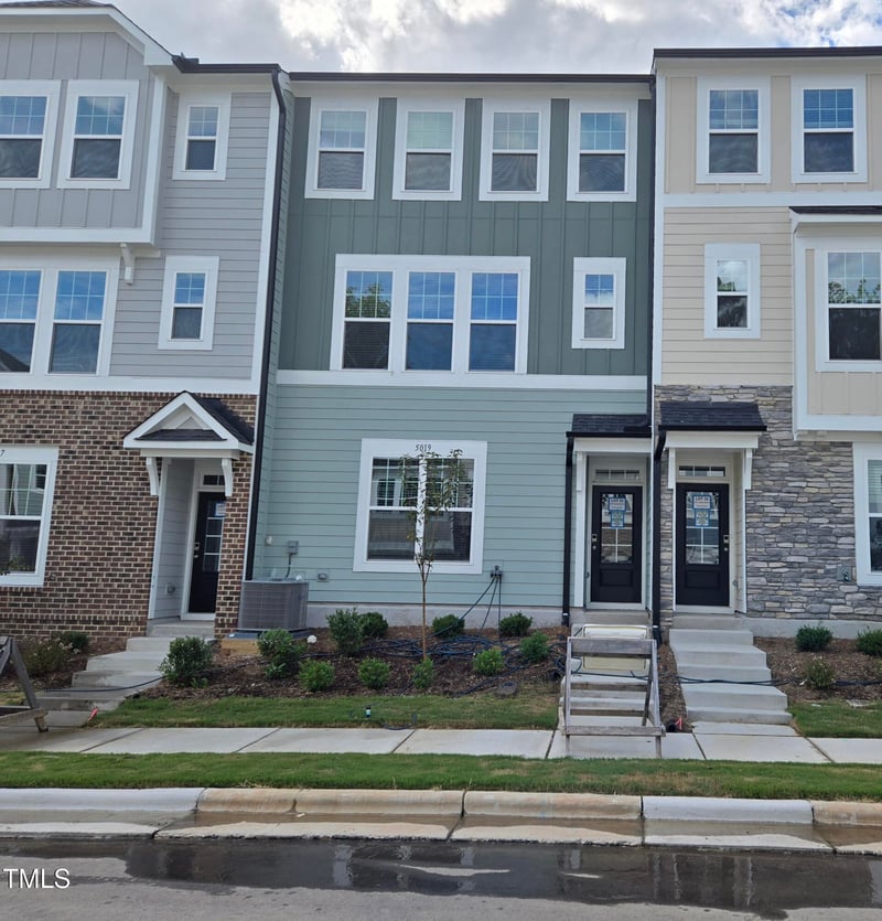 5019 Jowetts Walk Dr #33, Cary, NC 27519