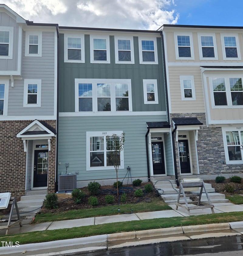 5019 Jowetts Walk Dr #33, Cary, NC 27519