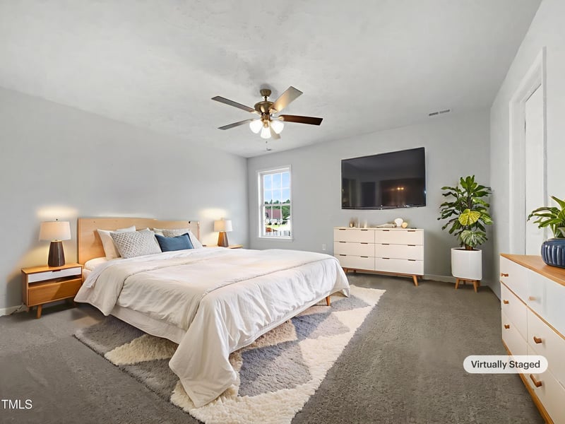 5019 Woodspring Dr, Hope Mills, NC 28348