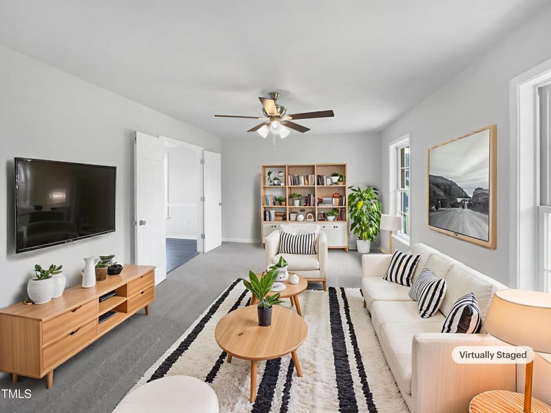 5019 Woodspring Dr, Hope Mills, NC 28348