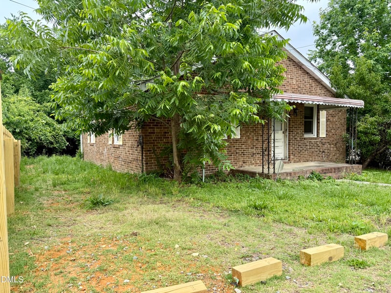 502 1st St, Apex, NC 27502