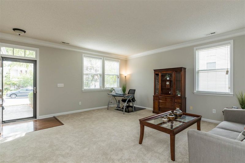 502 Ashburn Ln, Durham, NC 27703