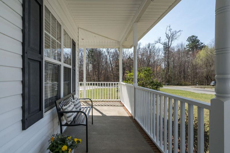 502 Beaver Creek Dr, Mebane, NC 27302