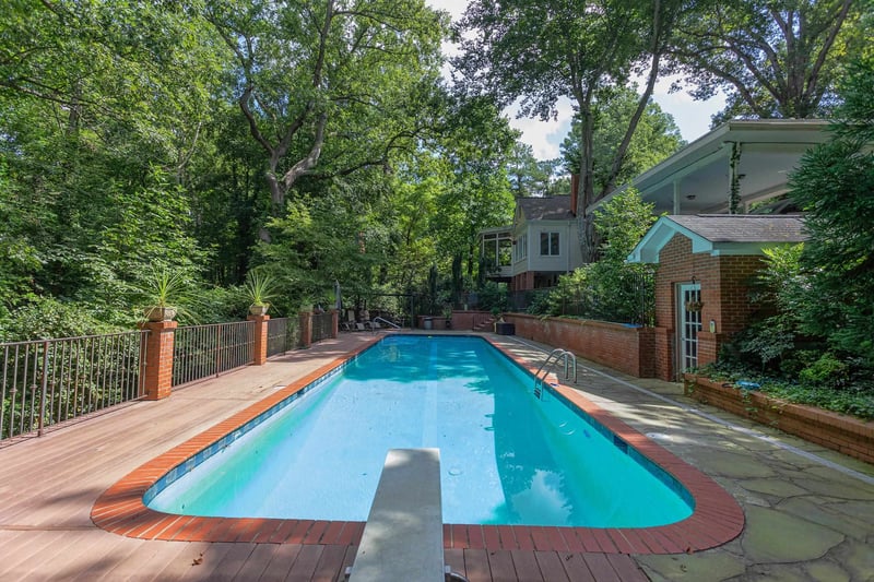 502 Dogwood Dr, Chapel Hill, NC 27516