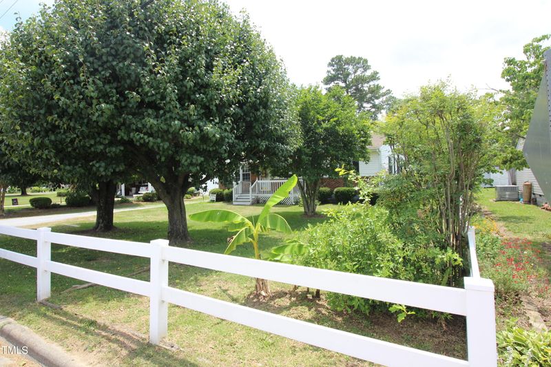 502 E Harnett St, Benson, NC 27504