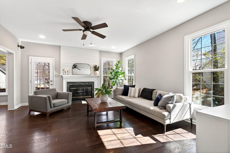 502 Heathridge Ln, Cary, NC 27513