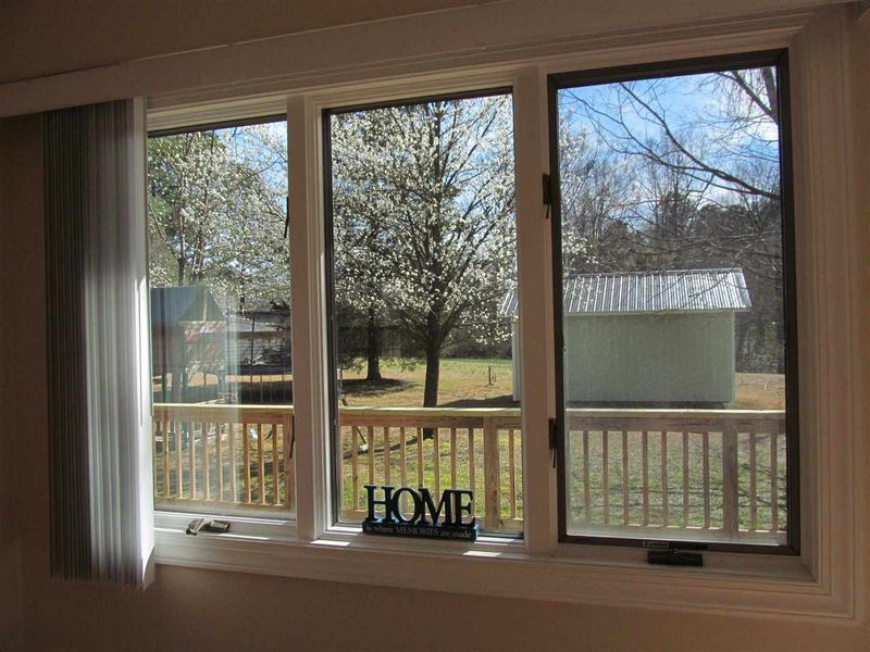 502 E Ivey St, Lillington, NC 27546