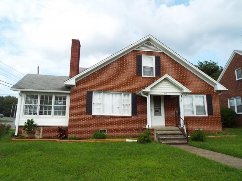 502 Maple Ave, Burlington, NC 27215