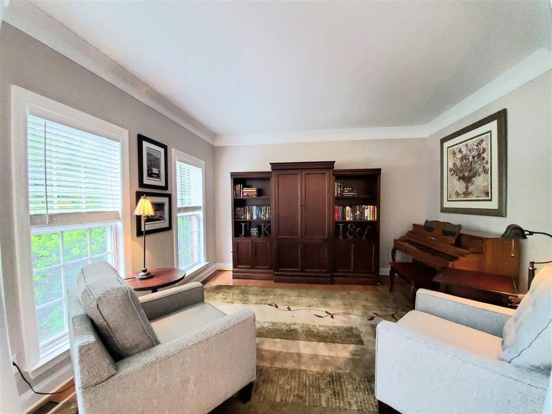 502 Normancrest Ct, Cary, NC 27519