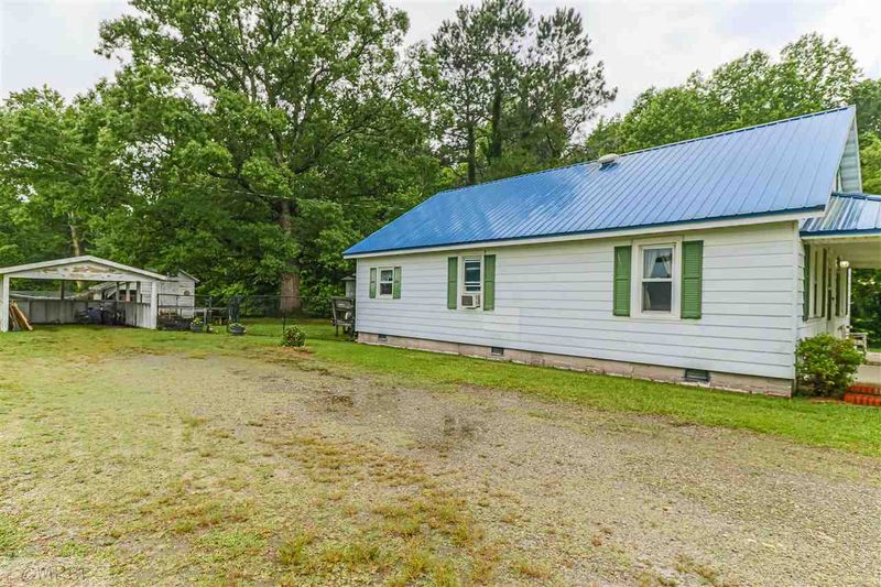 502 Old Moore Rd, Selma, NC 27576