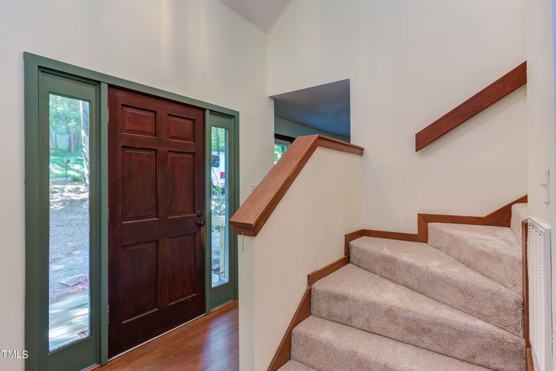 502 Yorktown Dr, Chapel Hill, NC 27516