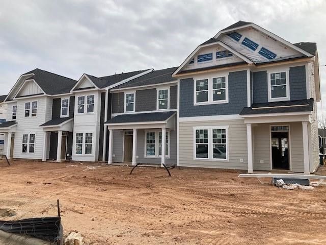 5021 Crescent Square St #2428, Raleigh, NC 27616