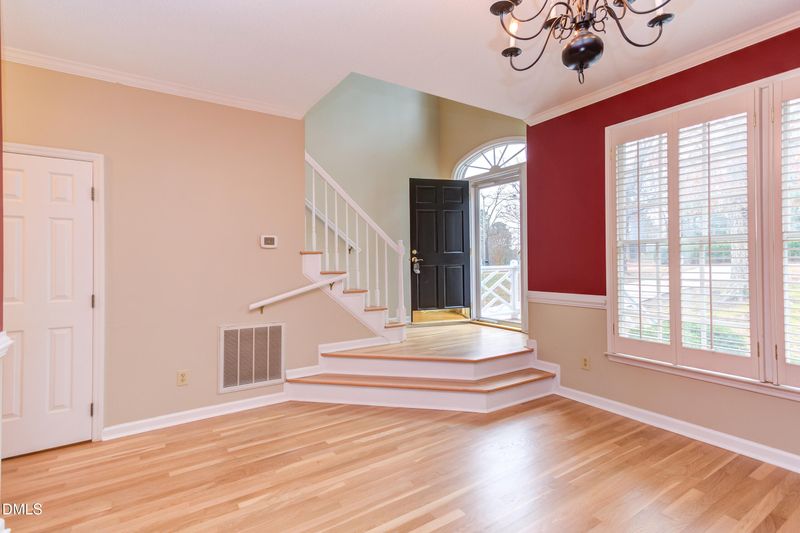 5021 Harbour Towne Dr, Raleigh, NC 27604