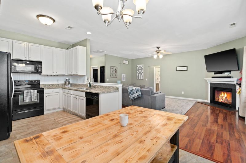 5021 Shearwater Dr, Snow Camp, NC 27349