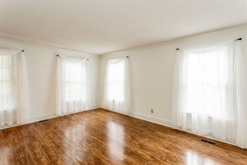 5021 Trail Ridge Dr, Raleigh, NC 27613