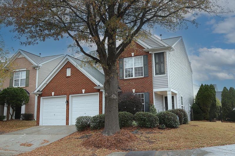 5025 Babbling Brook Dr, Raleigh, NC 27610