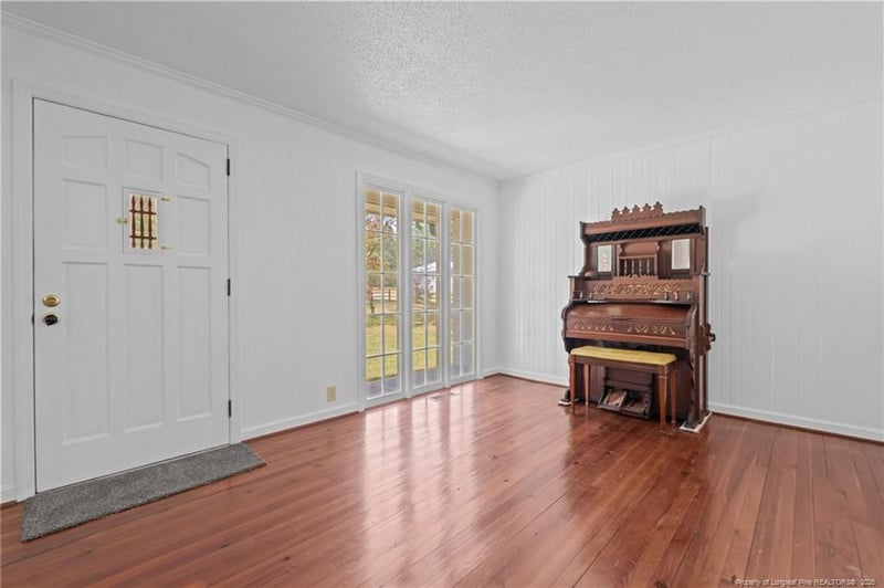 5027 Lake Willett Rd, Sanford, NC 27332