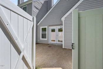 5029 Avenida Del Sol Dr, Raleigh, NC 27616