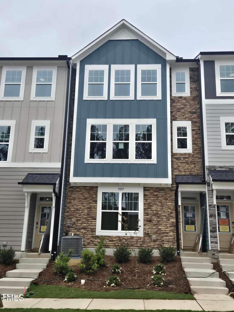 5029 Jowetts Walk Dr, Cary, NC 27519