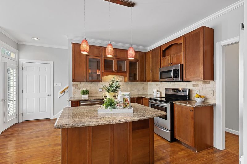 503 Carpenter Town Ln, Cary, NC 27560