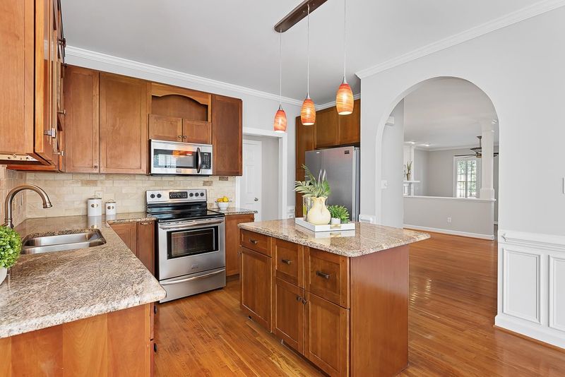 503 Carpenter Town Ln, Cary, NC 27560